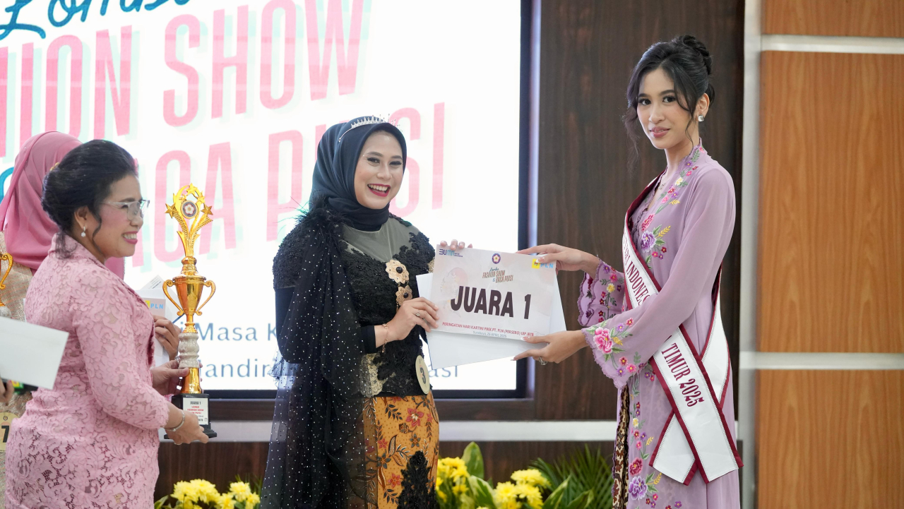 Febi Putri Juwita tampil membacakan puisi 