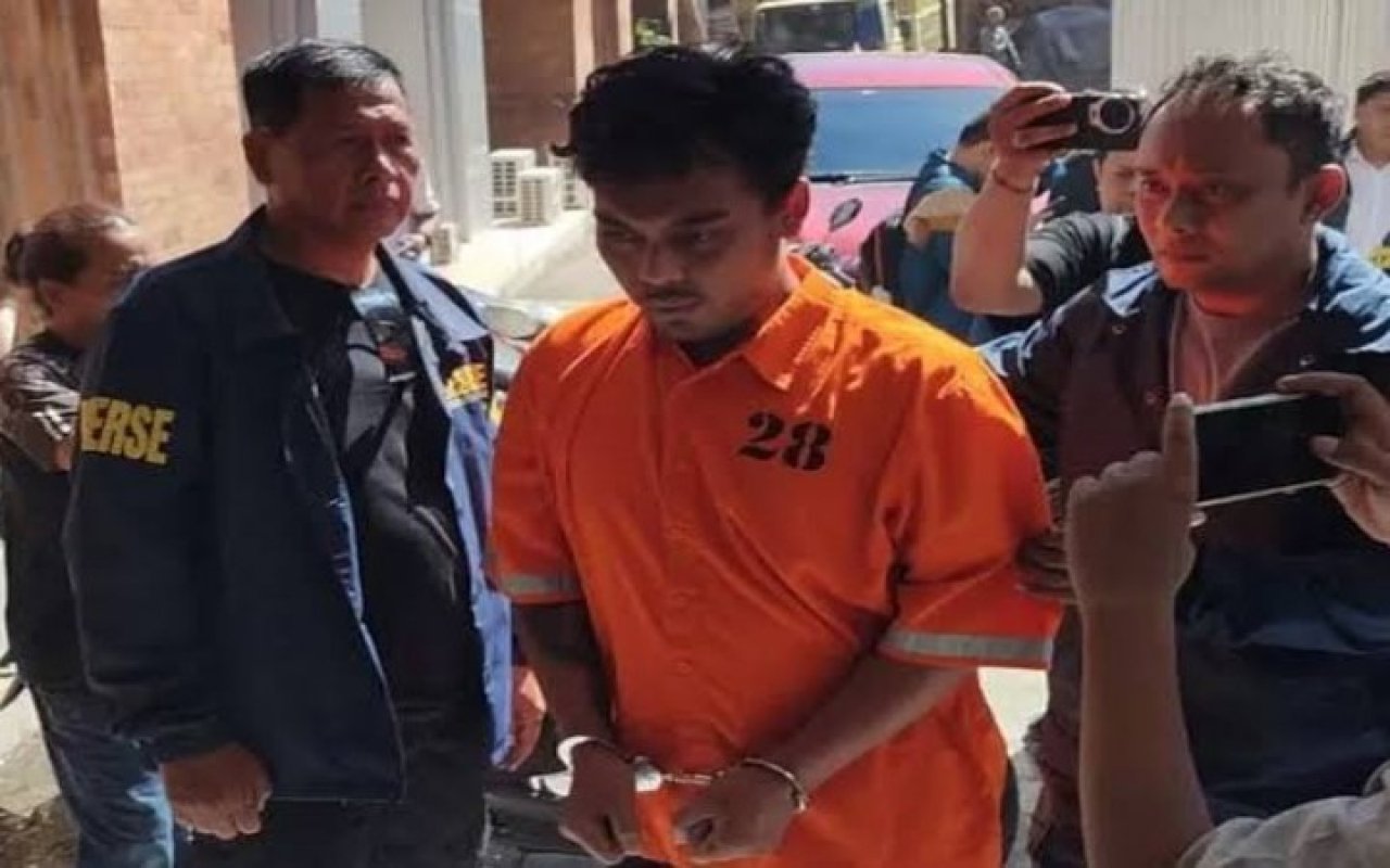 Aksi pembantaian yang dilakukan Galuh Widyasmoro terhadap kekasihnya, terjadi tengah malam di lahan kosong kawasan Goa Gong, Jimbaran, Kuta Selatan, pada Kamis 1 Mei 2025.