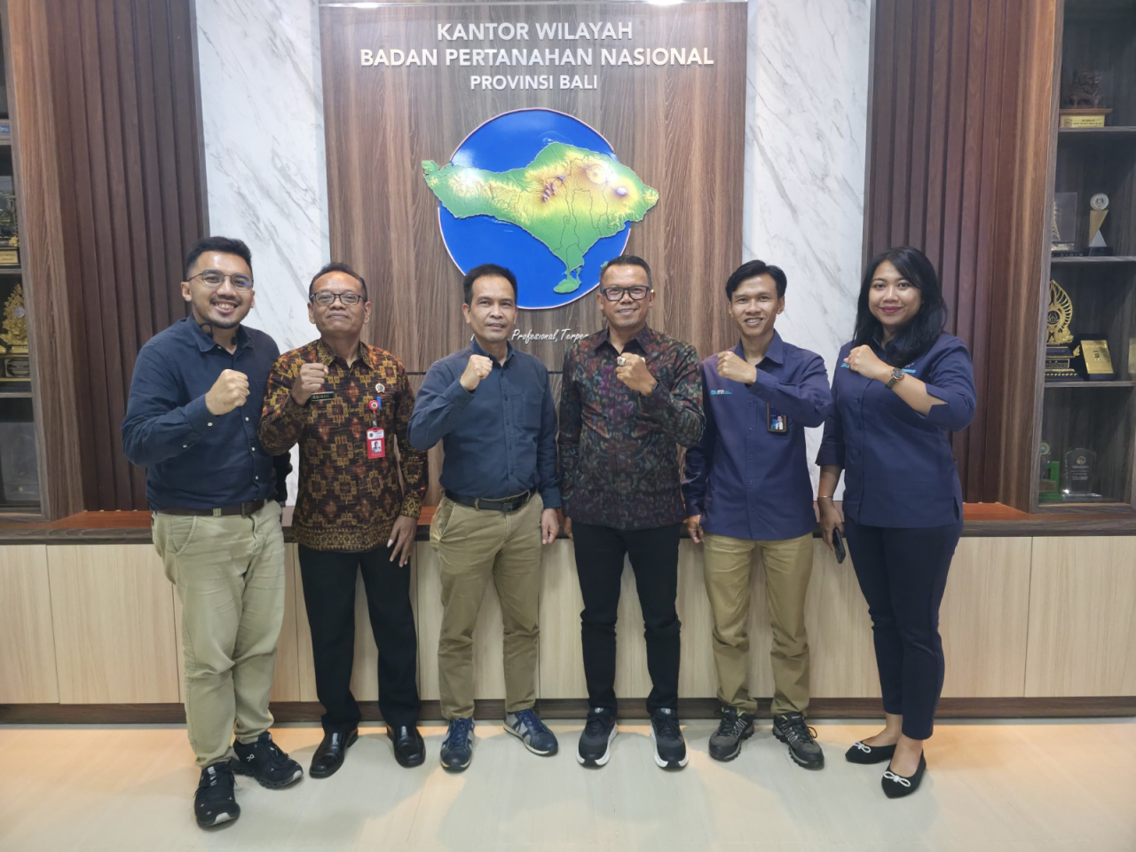 PT PLN (Persero) terus berkomitmen untuk menghadirkan infrastruktur ketenagalistrikan yang andal dan berkualitas bagi masyarakat Bali.