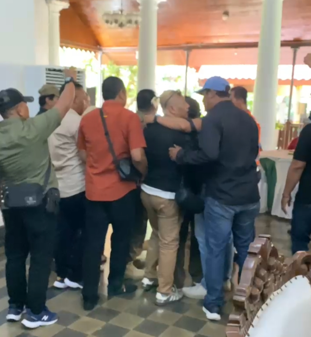 Awak Media Dilarang Liputan dan Dapat Perlakuan Kasar, Oknum Pengamanan Wabup Sidoarjo Diduga Terlibat