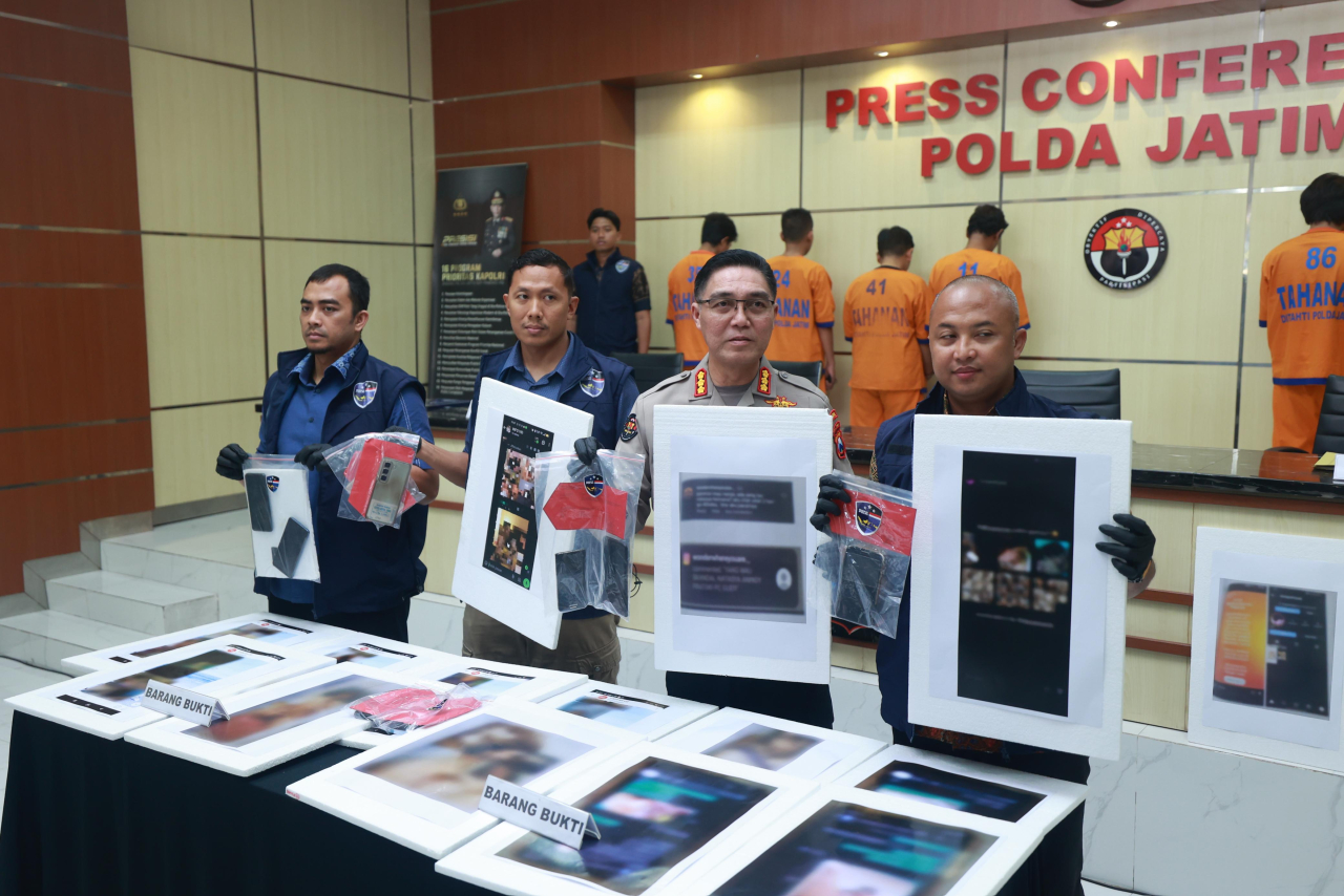 Direktorat Reserse Siber (Ditressiber) Polda Jawa Timur berhasil mengungkap group WhatsApp (WA) "INFO VID"