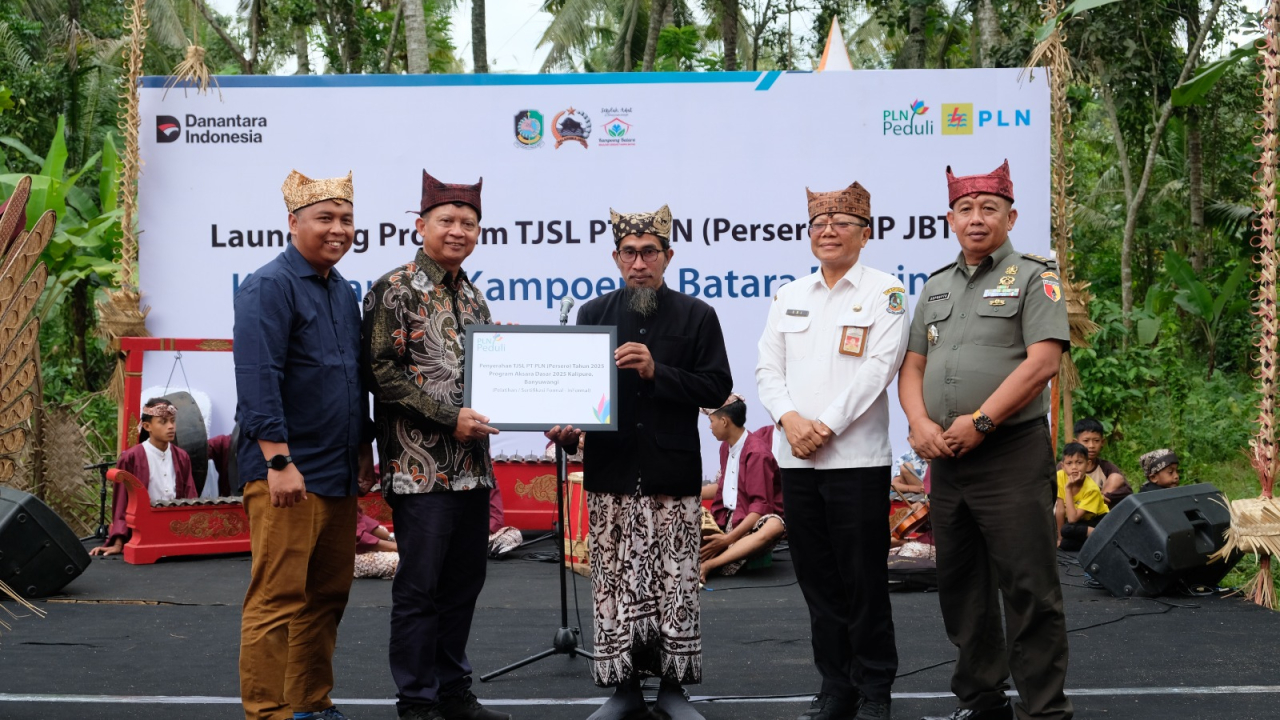 Program Pendidikan Tanggung Jawab Sosial Lingkungan UIP JBTB, "Keaksaraan Kampoeng Batara Papring Banyuwangi"