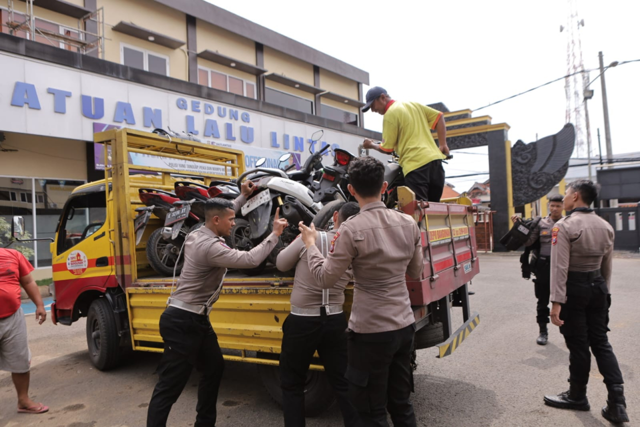 Polres Lamongan Amankan Ratusan Motor Konvoi yang Langgar Aturan Lalu Lintas