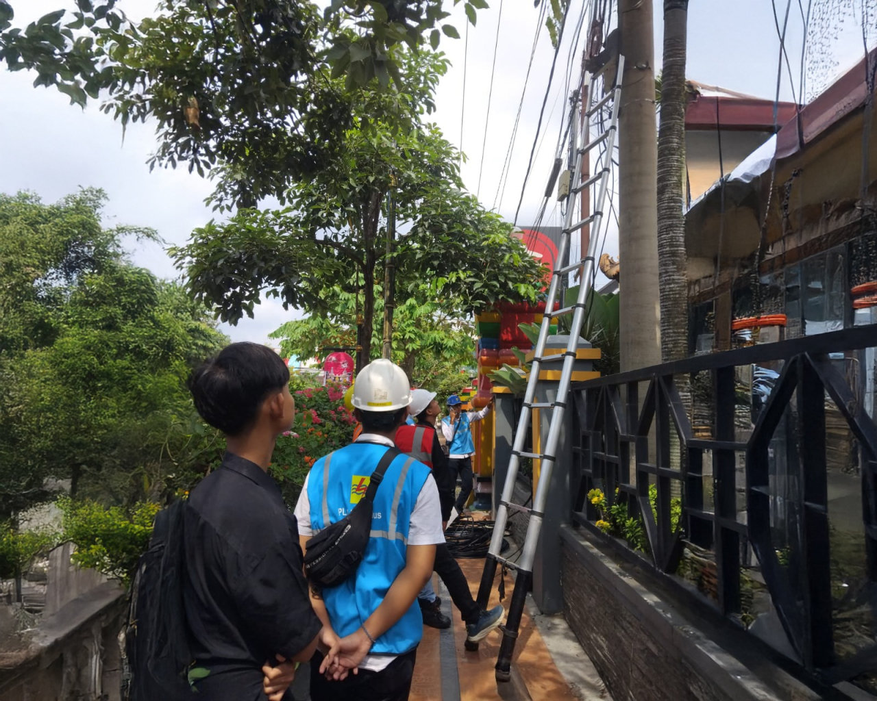 PLN Icon Plus Intensifkan Penertiban Kabel di Kota Madiun