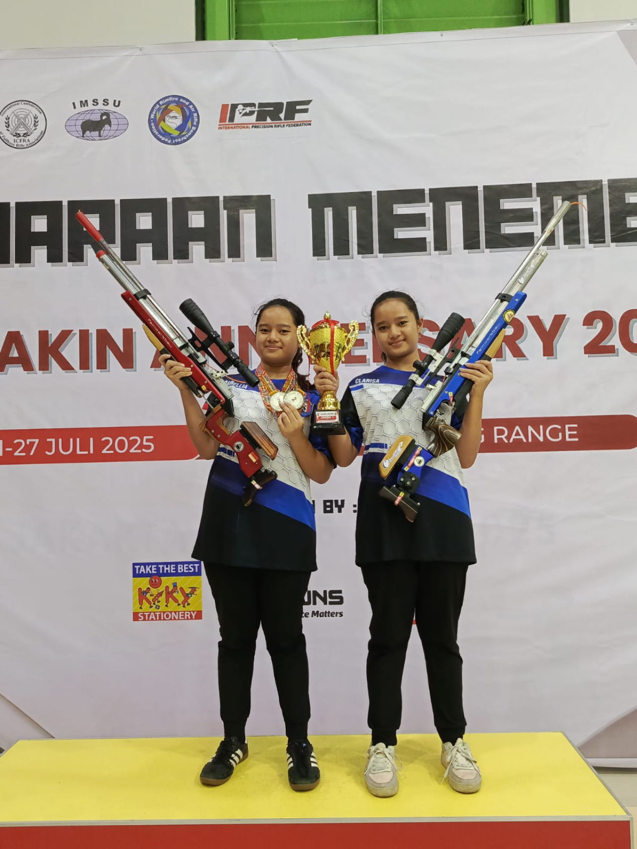 Dua Srikandi Depok Harumkan Nama Daerah di Kejurnas Menembak Anniversary PB Perbakin 2025
