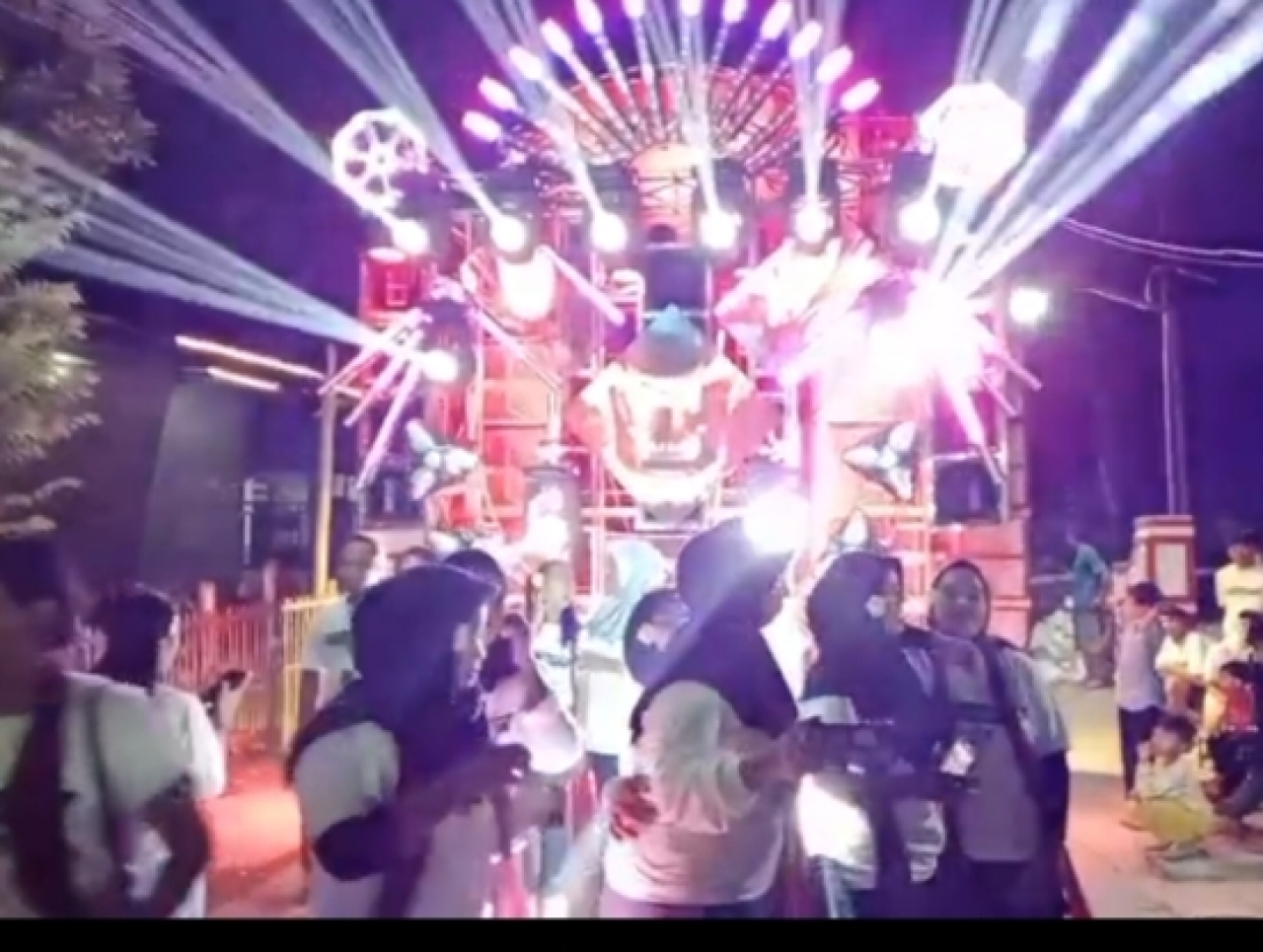 Foto;Sound Horeg Tanpa Batas dari Tulungagung bersama RT "Gawat"