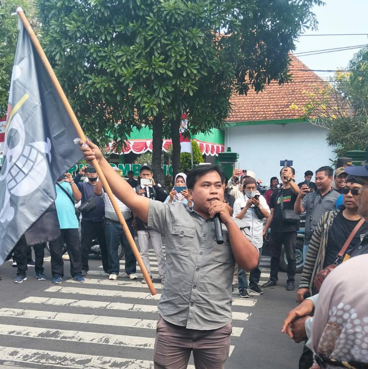 Pengembangan Karir Pegawai, LSM GeNaH Dukung Bupati Jombang Lakukan Mutasi