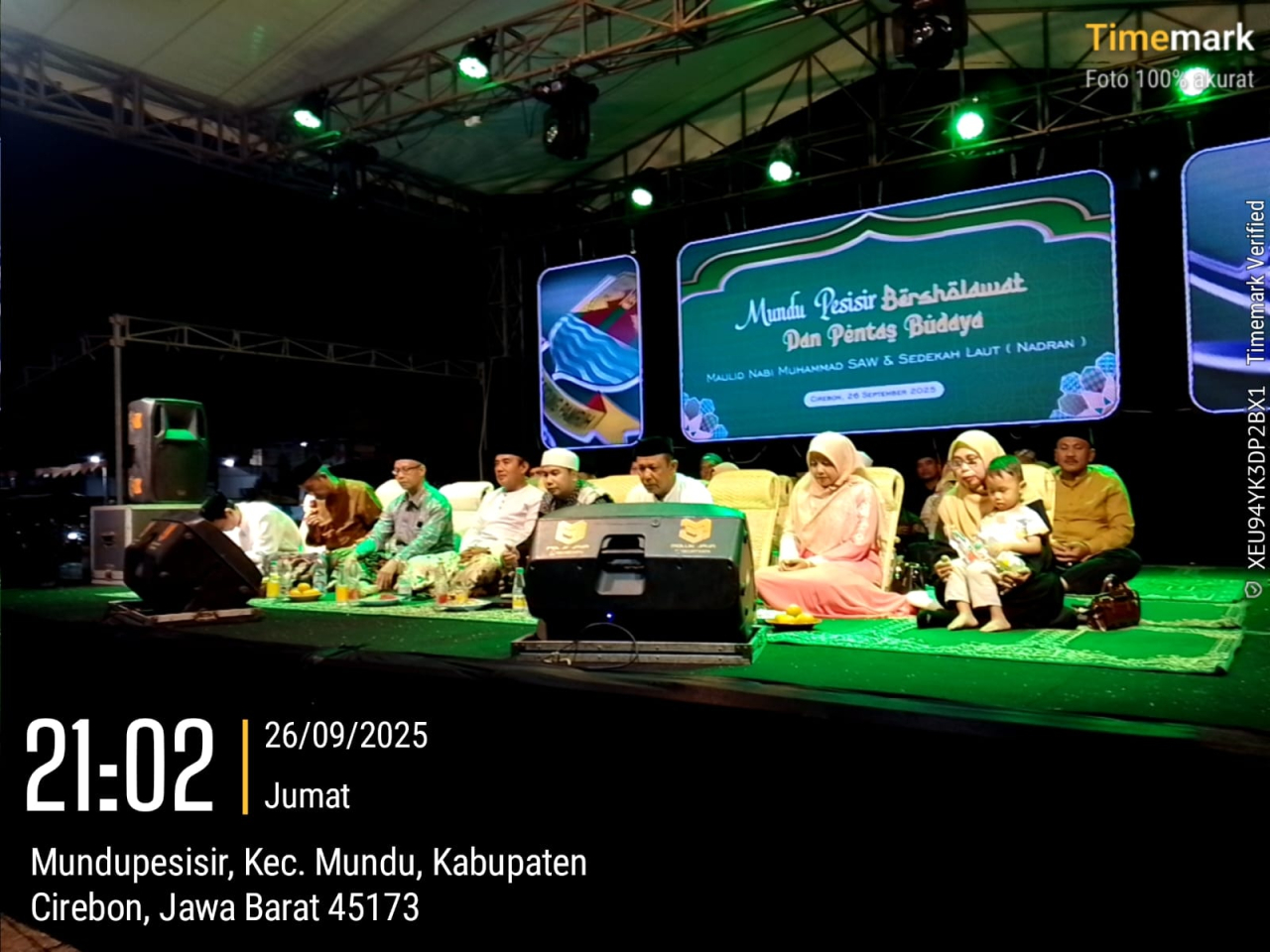 Mundu Pesisir Bersholawat Dan Pentas Budaya Di Lapangan Bola Mundu Pesisir