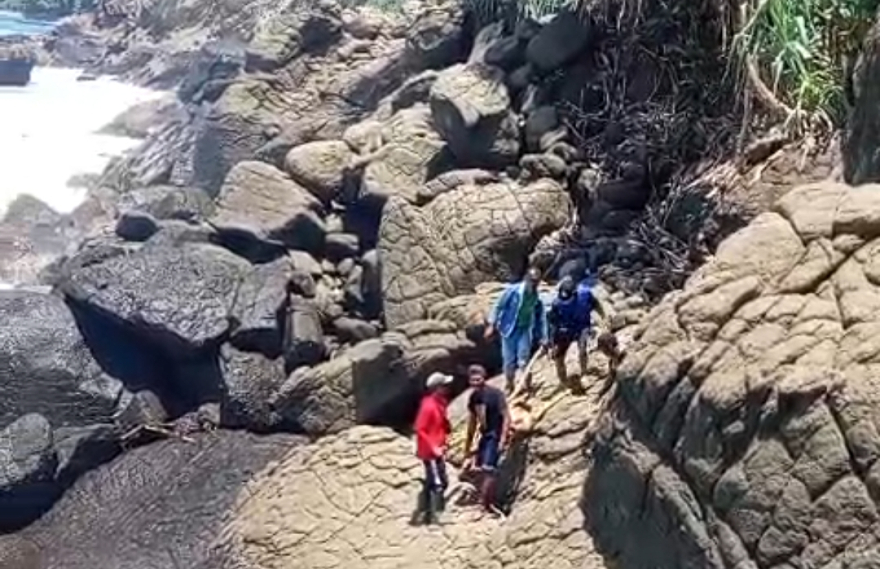 Liburan di Pantai Modangan Berujung Duka, Empat Pemuda Terseret Ombak, Satu Selamat Satu MD Dua Hilang