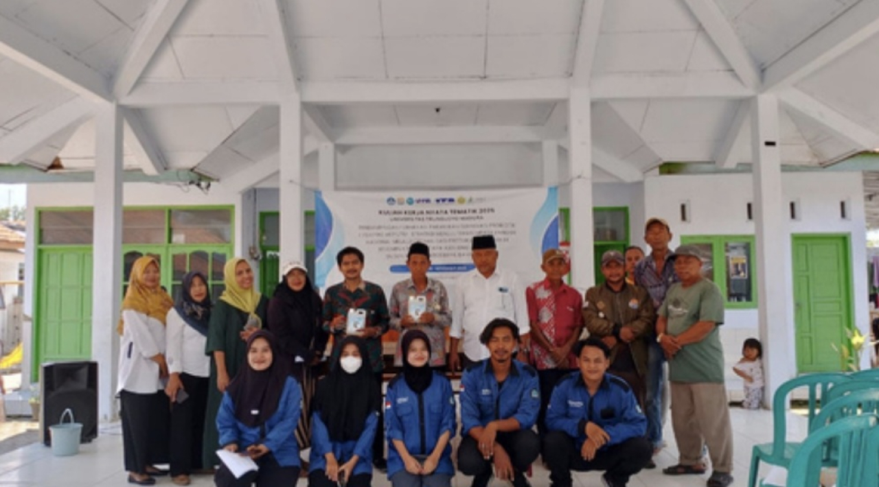 Dokumentasi Bersama dengan perangkat desa tengket dan warga desa tengket
