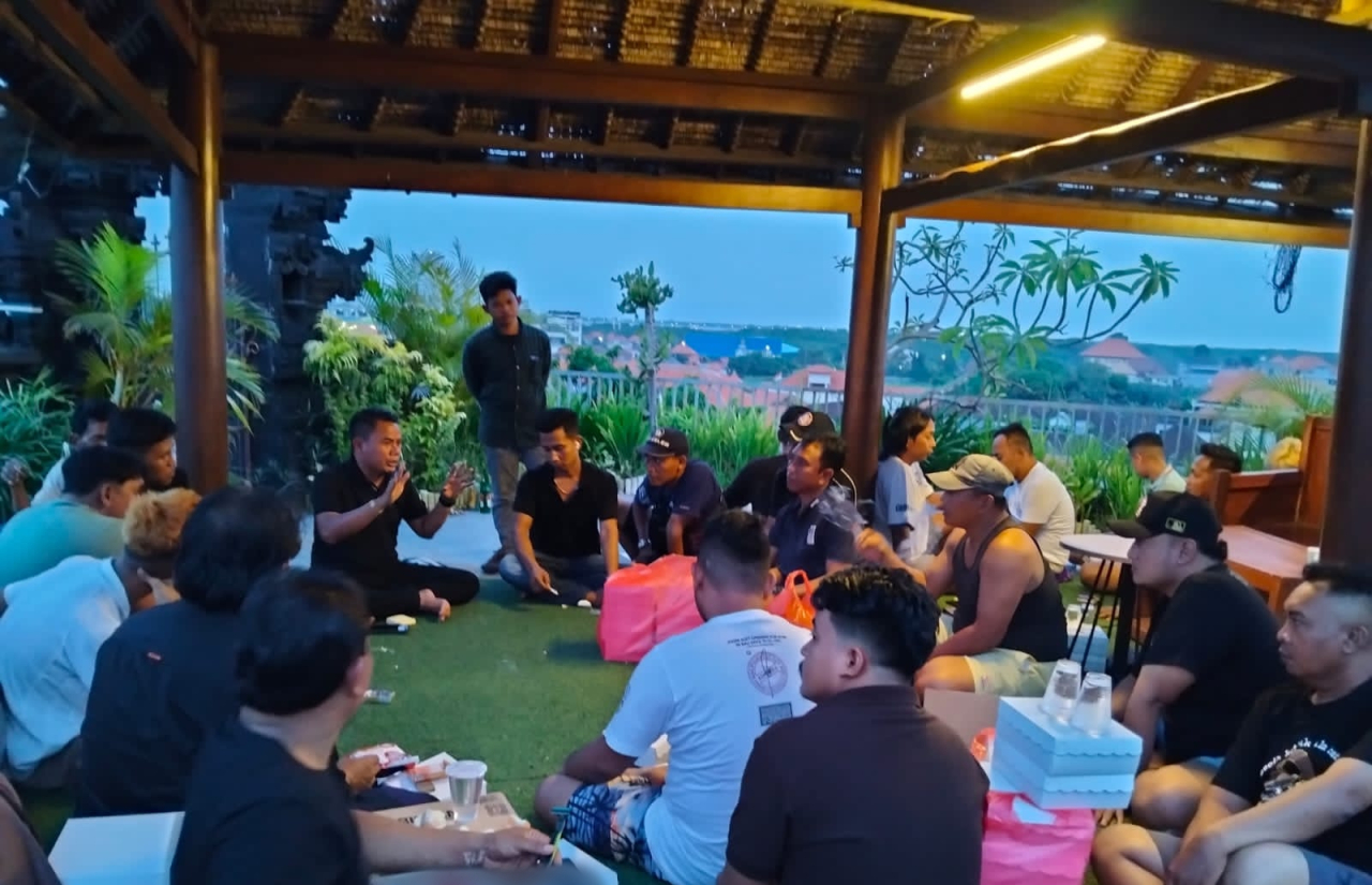 Sambut Malam Tahun Baru 2026, AMI Manfaatkan Liburan Sambil Diskusi Santai di Jimbaran Bali