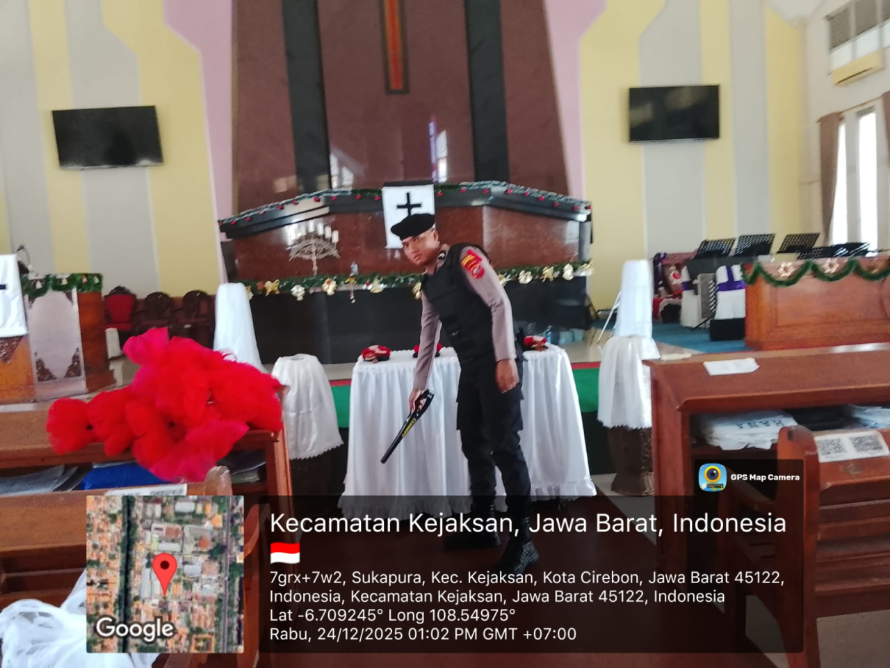 Polres Cirebon Kota Gandeng Gegana Unit Jibom Polda Jabar Sterilisasi Gereja HKBP Jelang Misa Malam Natal