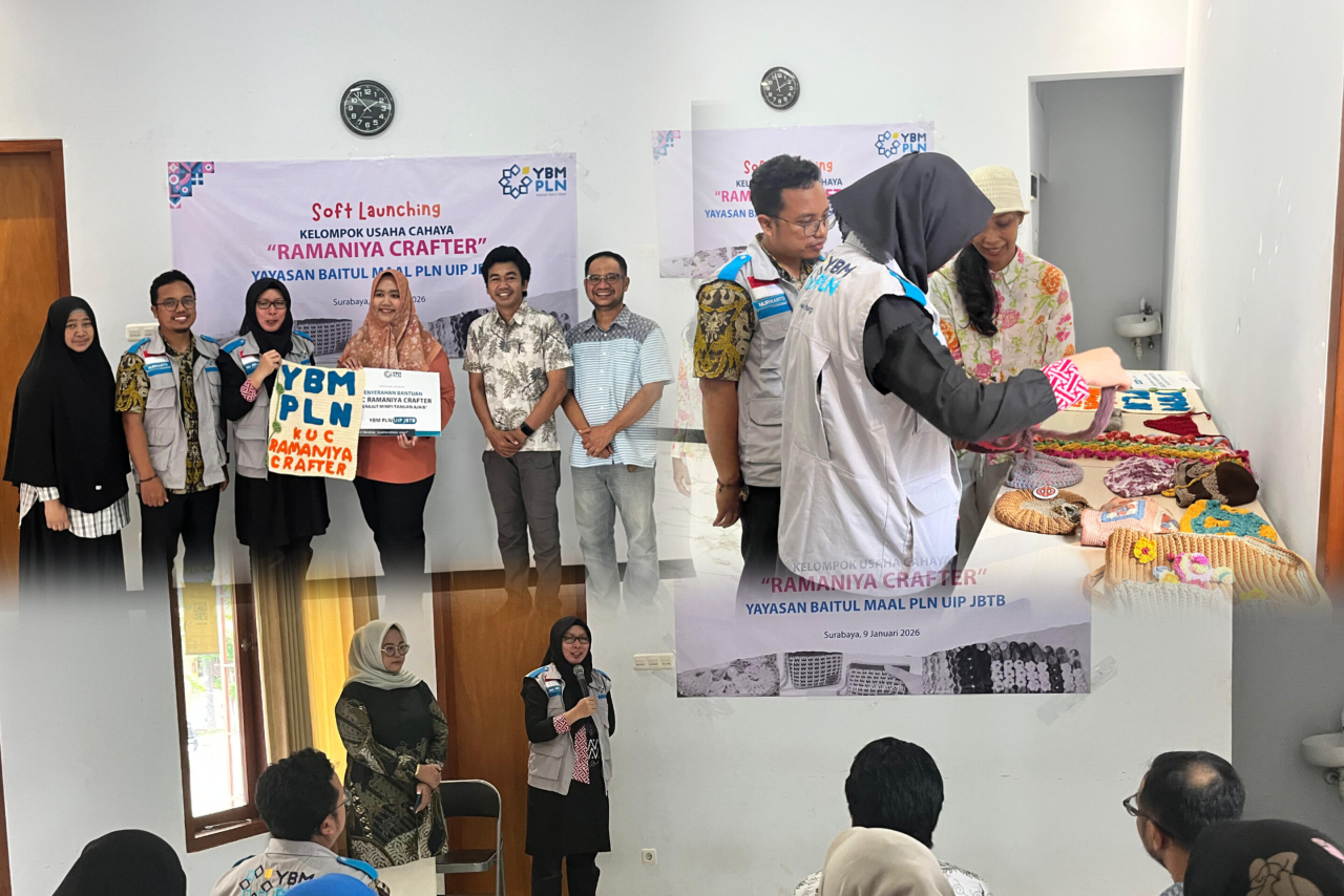YBM PLN UIP JBTB Dorong Pemberdayaan Ibu-Ibu Ketintang Lewat “Ramaniya Crafter”
