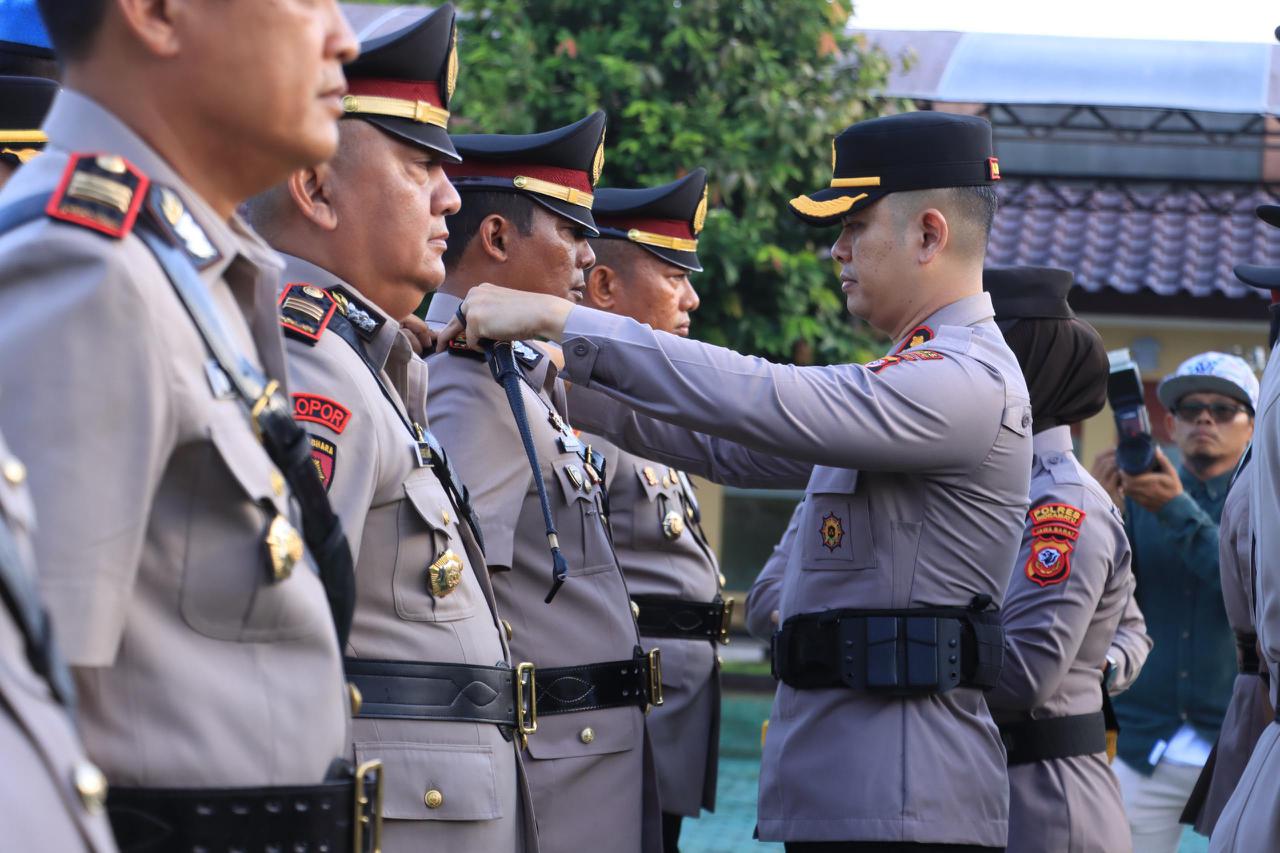 Kapolres Indramayu Pimpin Sertijab Kasat Intelkam dan Sejumlah Kapolsek Jajaran