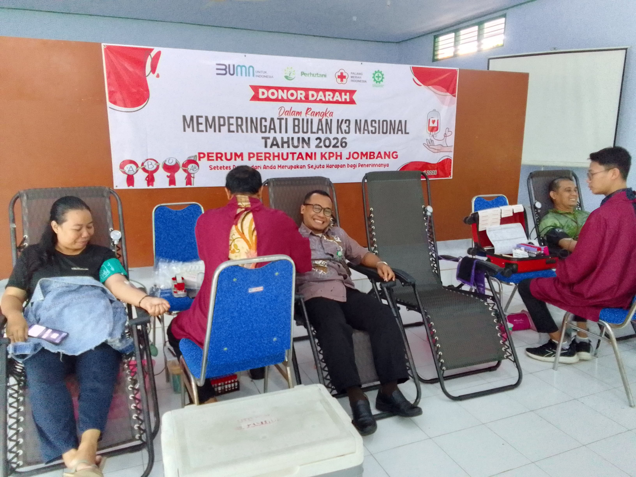 Perhutani KPH Jombang Peringati Bulan K3 Gandeng PMI Gelar Aksi Donor Darah