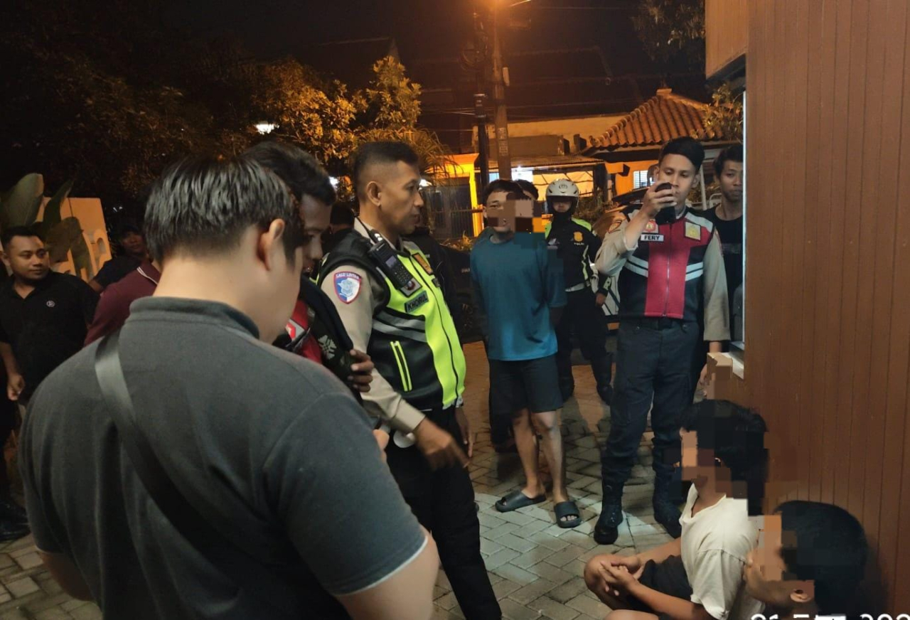 Bersama Warga Polres Mojokerto Kota Gagalkan Perang Sarung