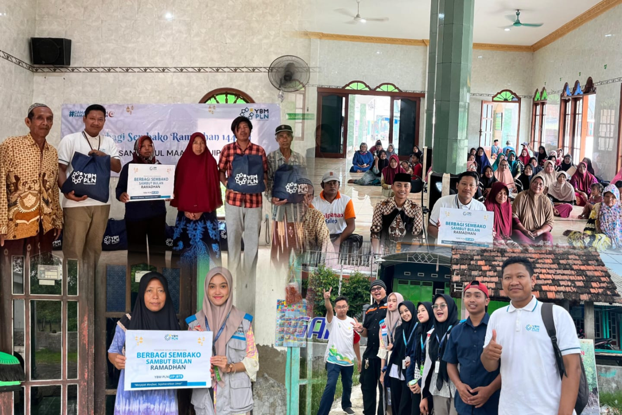 Menjangkau Pinggiran, YBM PLN UIP JBTB Tempuh Satu Jam Perahu Salurkan Sembako ke Kepetingan