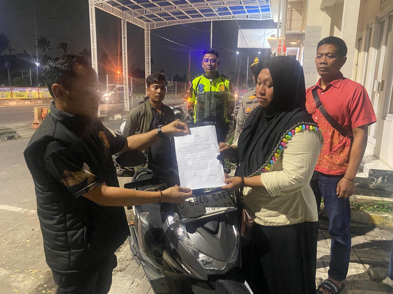 Polsek Kenjeran Kembalikan Sepeda Motor yang di laporkan Hilang