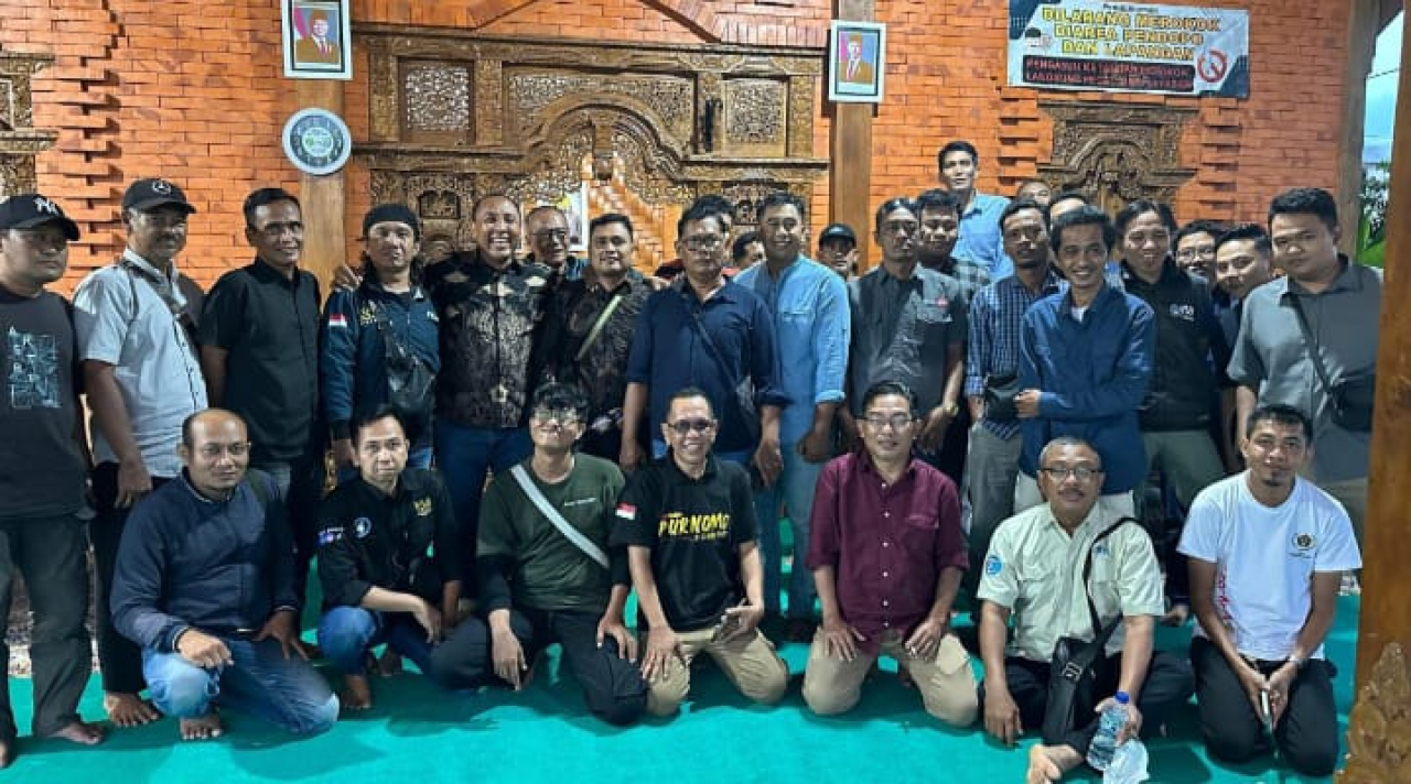 Pererat Silaturahmi, IPDA Purnomo Gelar Open House Bersama Puluhan Awak Media Di Kabupaten Lamongan.