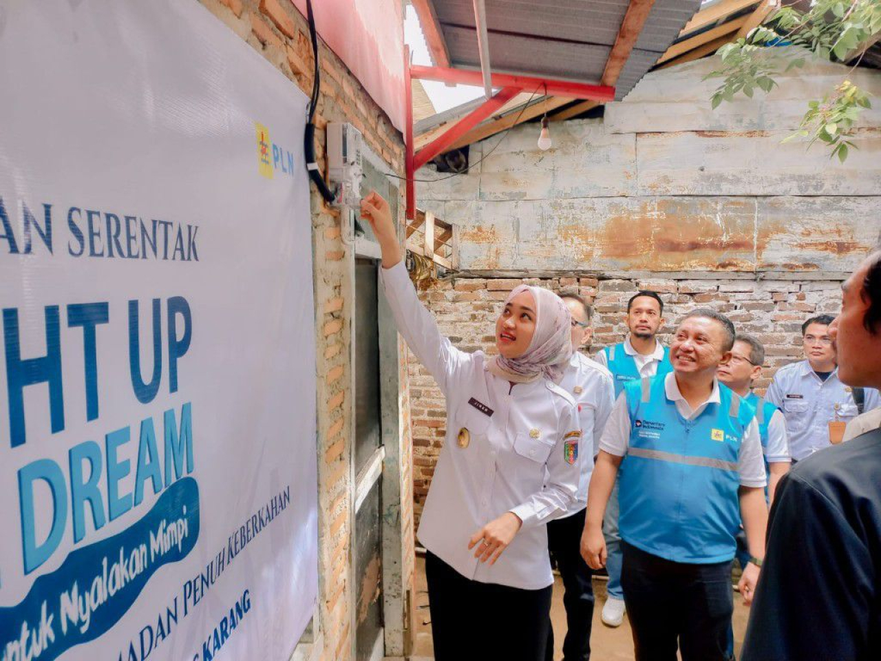 Program Donasi Ramadhan, Pegawai PLN Hadirkan Sambung Listrik Gratis bagi 2.533 Sambung Listrik Gratis
