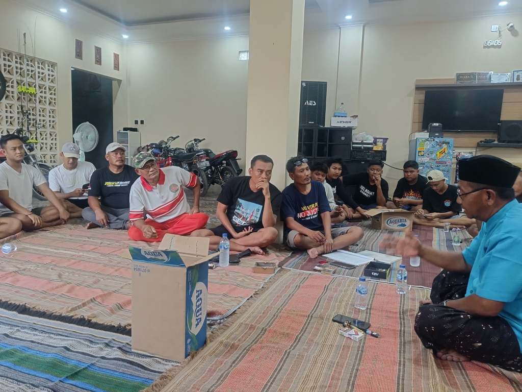 Aktivis Pati Botok Dan Teguh Datang Di Sumber Jelang Aksi Demo. 