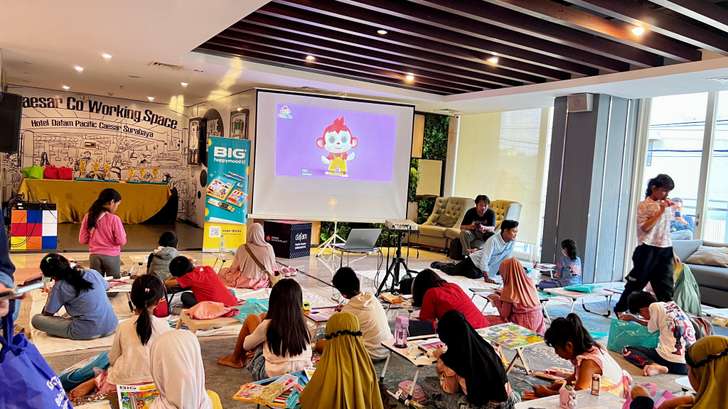 Meriah, Penutupan Bazar UMKM AWS di Surabaya Diwarnai Lomba Mewarnai Anak dan Doorprize
