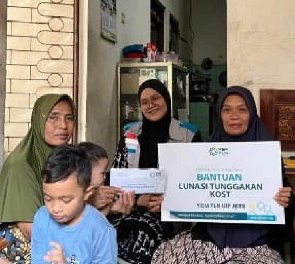 YBM PLN UIP JBTB Salurkan Biaya Tempat Tinggal untuk Warga Wiyung