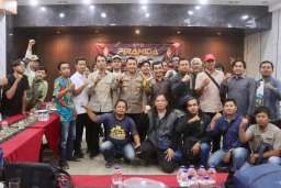 Sinrgitas Piramida Kapolres Probolinggo Ajak Awak Media Jaga Kamtibmas di Happy Cafe & Resto Kraksaan