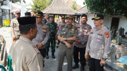 Kapolres Cirebon Kota Tinjau Langsung Situasi dan Penataan di Makam Sunan Gunung Jati